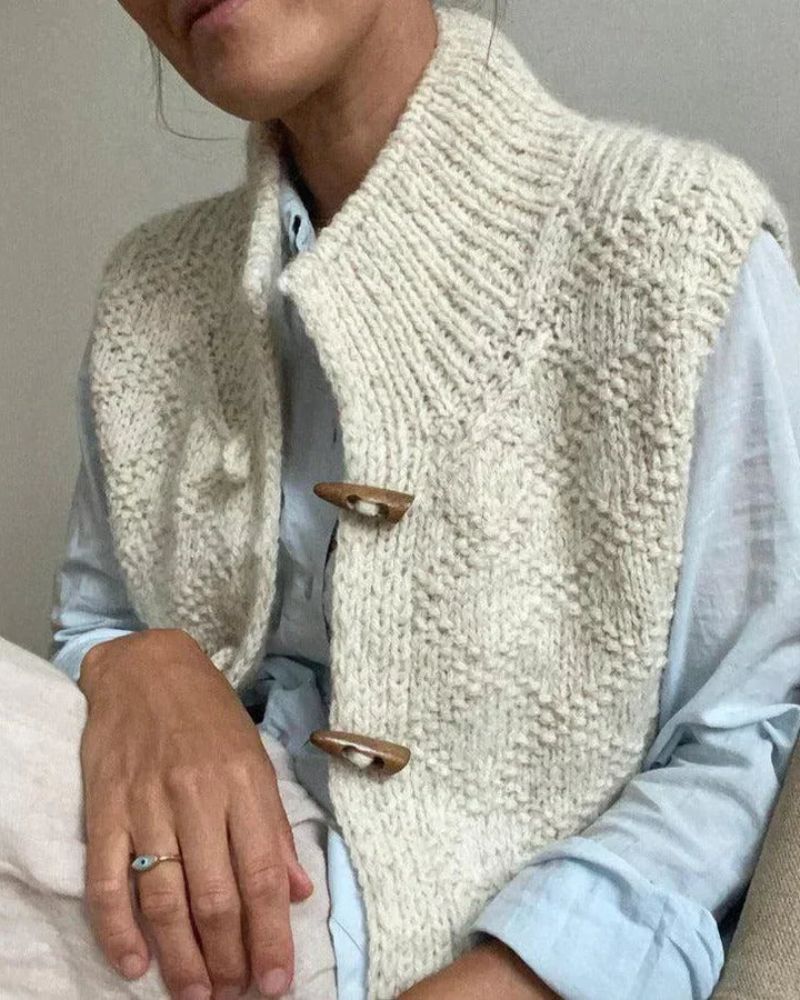 Women’s Chunky Knit Toggle Vest