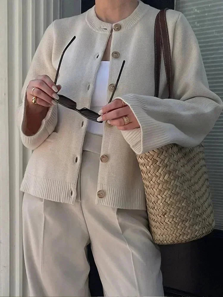 Women's Fitted Button-Front Knit Cardigan with Patch Pockets