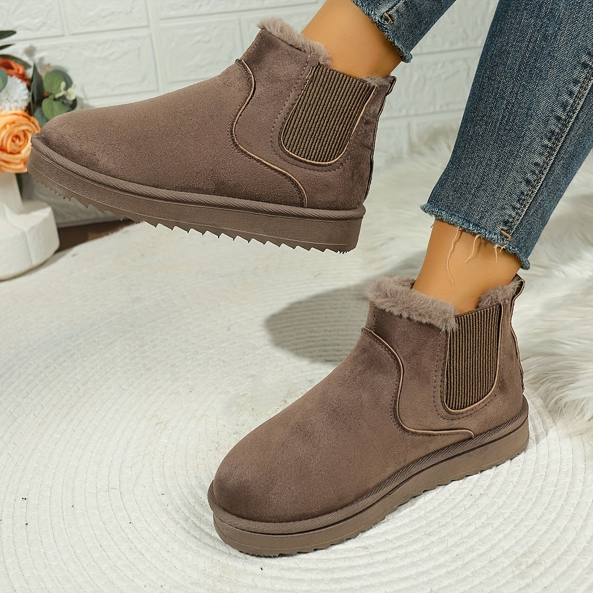 Women's Fur-Lined Chelsea Ankle Boots with Ribbed Panel