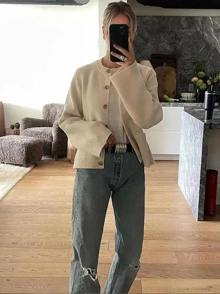 Women's Fitted Button-Front Knit Cardigan with Patch Pockets