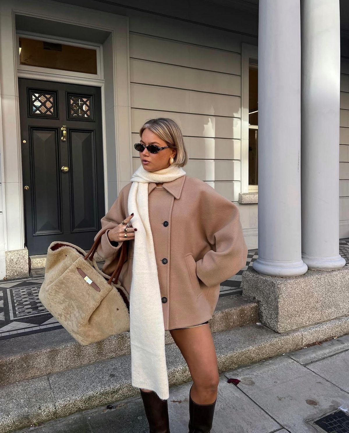 Women’s Oversized Wide Collar Short Coat